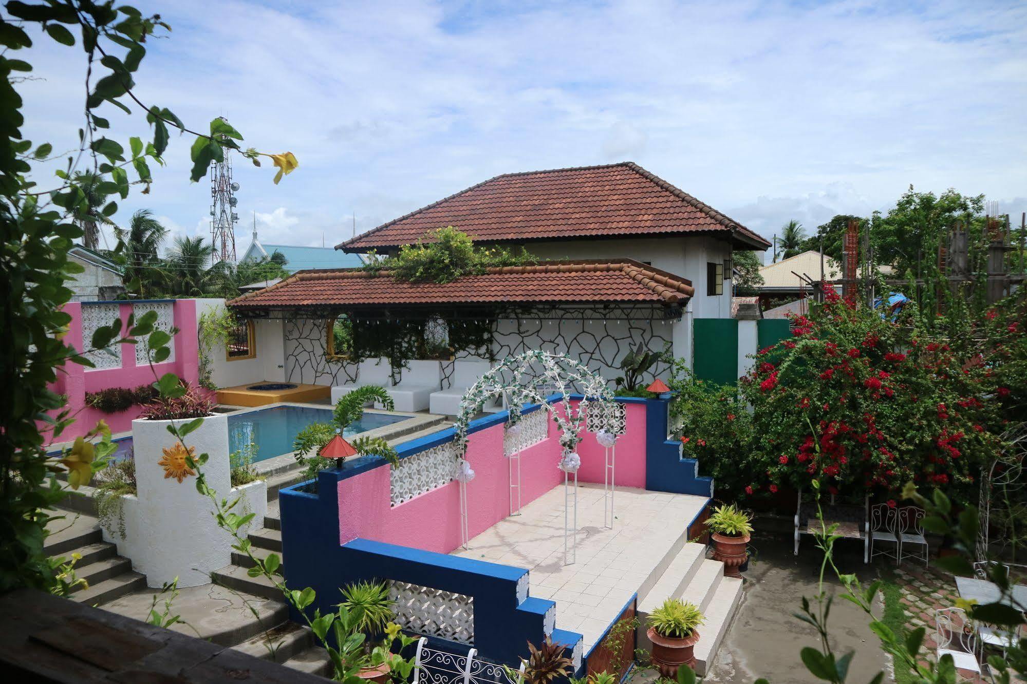 Casa La Granja Hotel Iloilo City Exterior photo